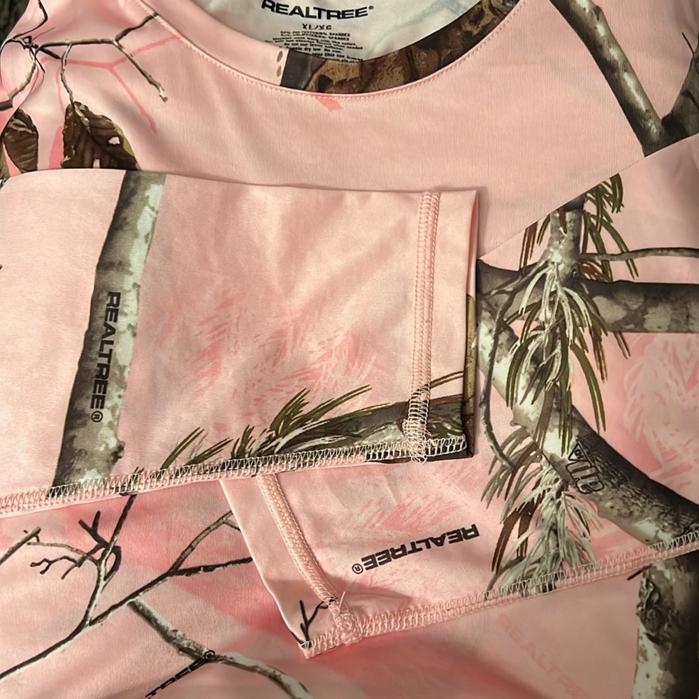 Realtree Ladies XL Hunting Shirt, Soft Pink, Lightweight, Round Neck